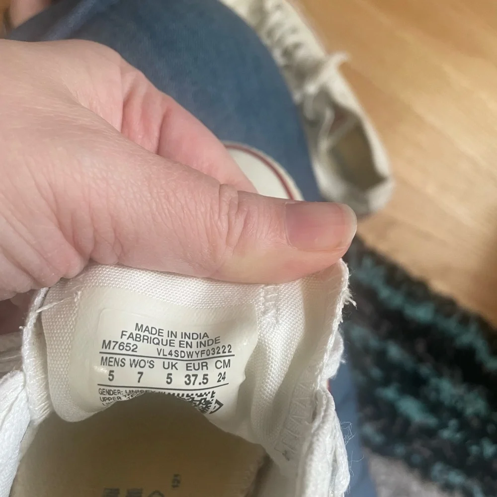 Converse Chuck Taylor All-Star Unisex White Low Top Sneakers Women’s 7 Men’s 5 - Picture 15 of 16